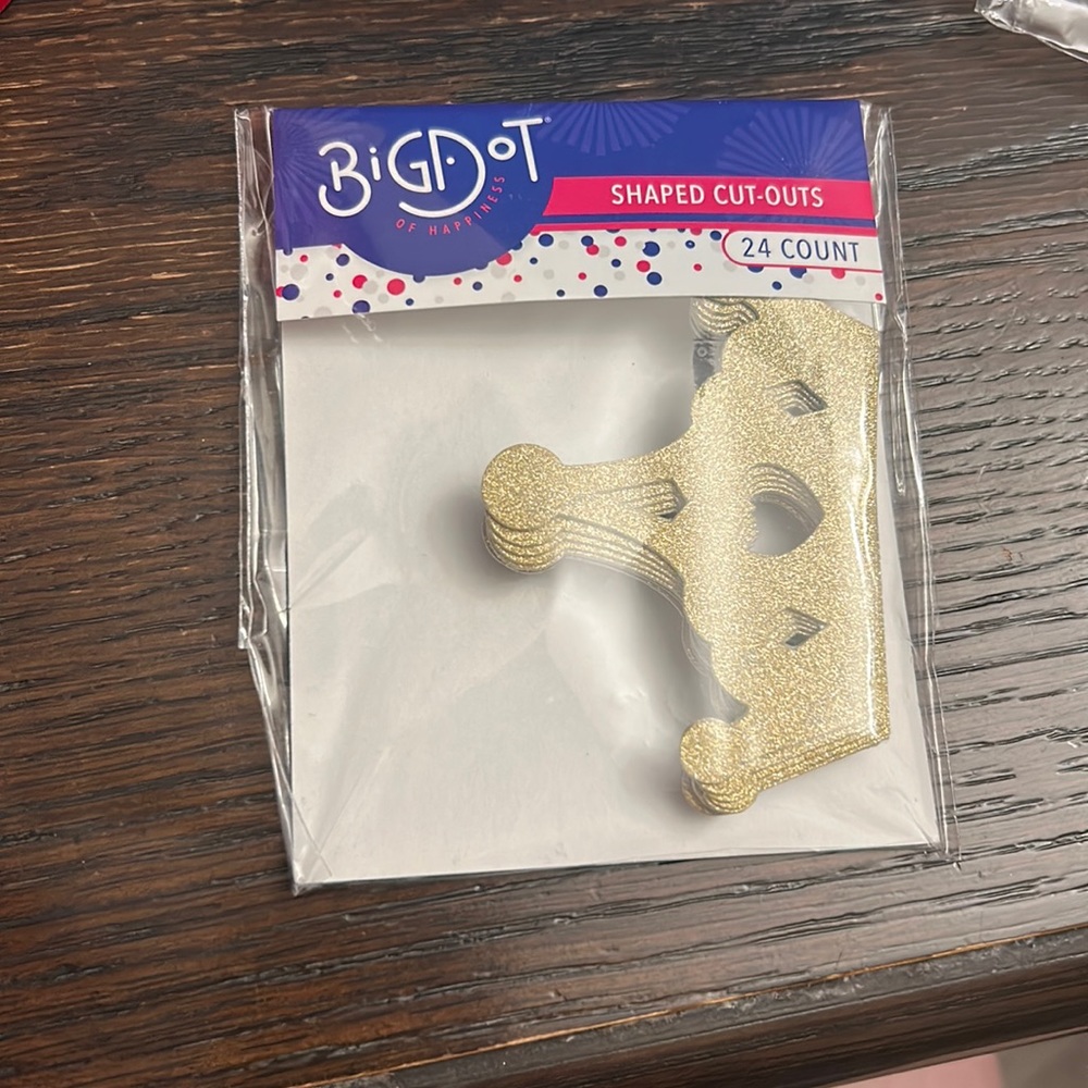 BigDot Shaped Cutouts - Crown